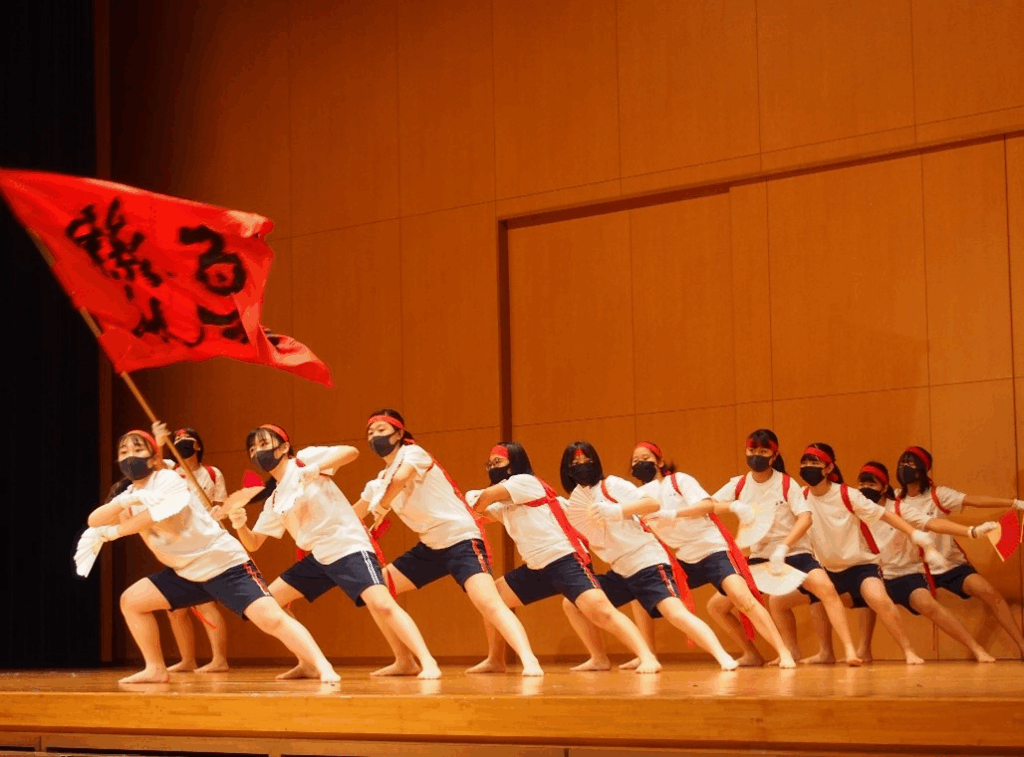 中学3年3組（赤）　　応援団・チア・集合写真