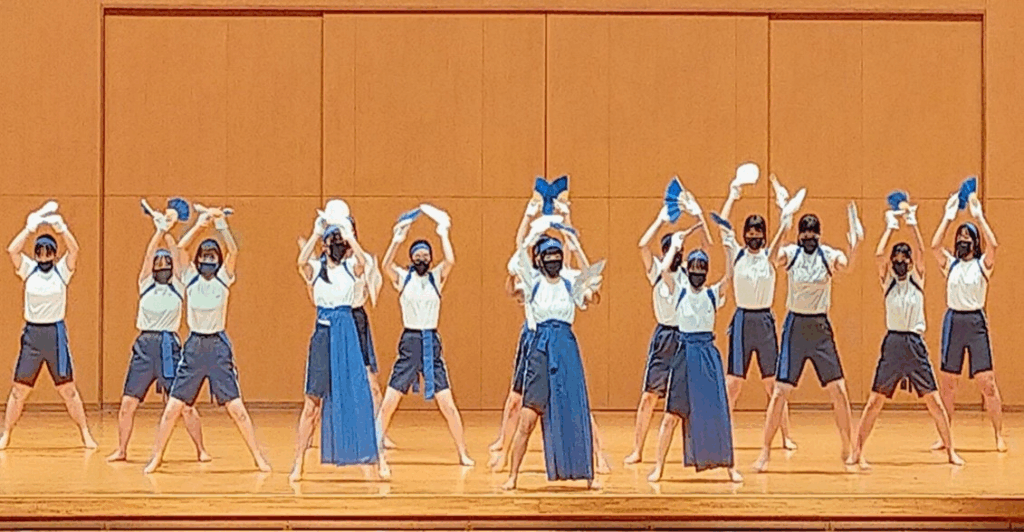 中学3年4組（青）　　応援団・チア・集合写真