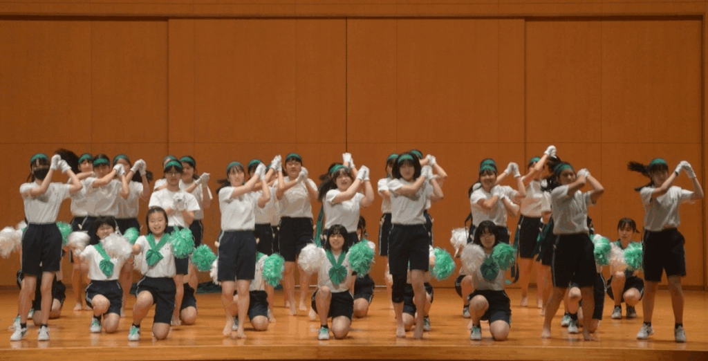 中学3年2組（緑）　　応援団・チア・集合写真