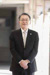 筑紫女学園中学校・高等学校　校長　丸内　毅