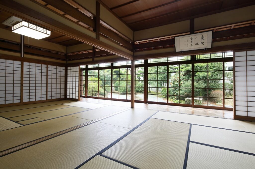 崇信とは